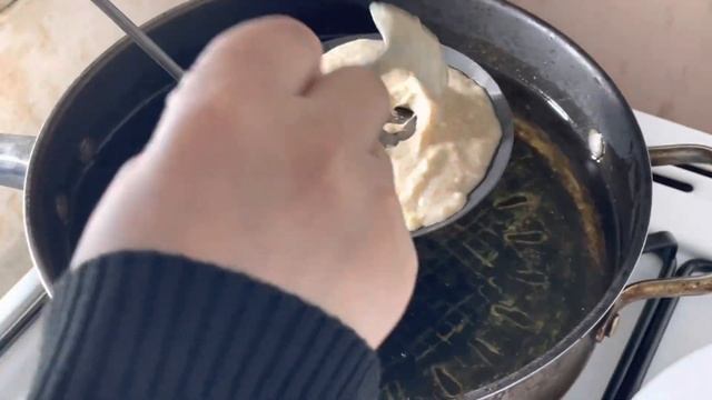 Пончики из ЖИДКОГО ТЕСТА готовится быстро, съедаются тоже :)