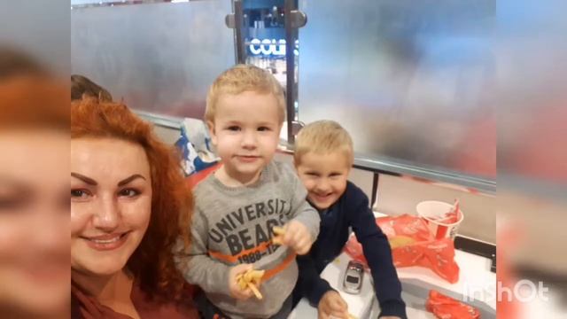 «Семья - это целый мир». Видеооткрытка смотреть онлайн