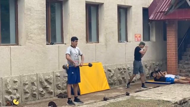 Ахмадалиев, Мадримов, Меликузиев, Джалолов. Кто сделал Узбекистан боксерской державой? смотреть онлайн