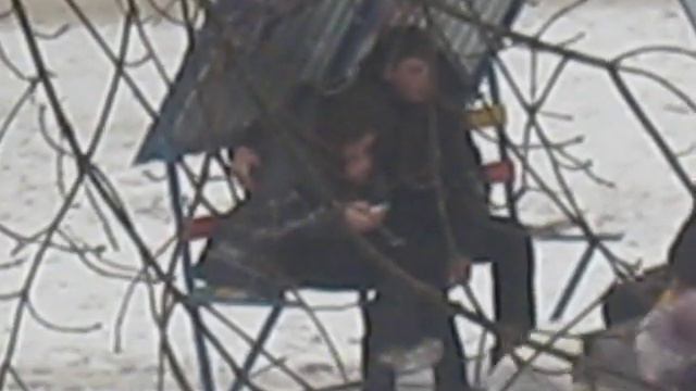 Школьник оседлал школьницу.......... смотреть онлайн