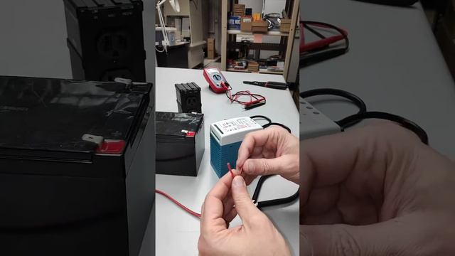 UPS - Battery Wires смотреть онлайн