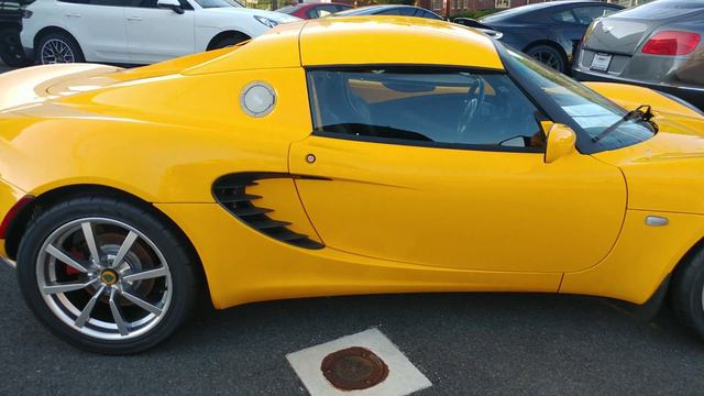 2005 YELLOW LOTUS ELISE BASE смотреть онлайн