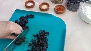 СВЕКОЛЬНЫЙ САЛАТ С СУХОФРУКТАМИ