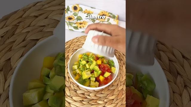 Ensalada de mango y aguacate  RECETA 2/10