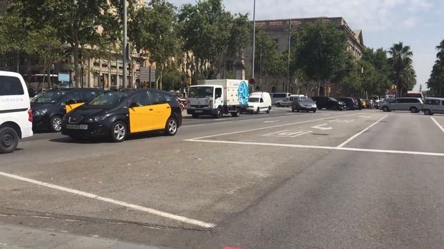 Поездка в Барселону из Калельи (Испания) Barselona Calella Spain смотреть онлайн