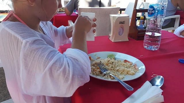 Отличное кафе на пляже Ката в Тайланде смотреть онлайн