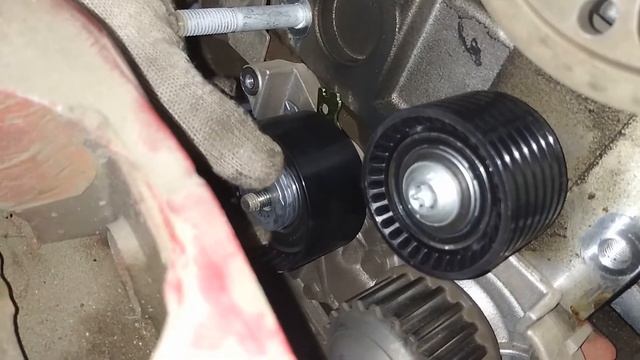 Замена ГРМ , 1.6л 16кл Рено Сандеро . смотреть онлайн