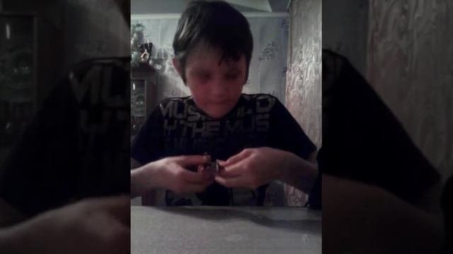 Как зашить зажечь спичку если нет С собой коробка.