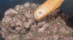 Куриная печень в соусе с рисом, так вы еще не готовили! Пальчики оближешь!)