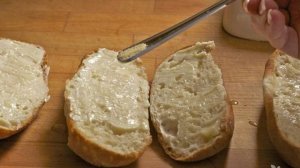 Быстрые чесночные гренки