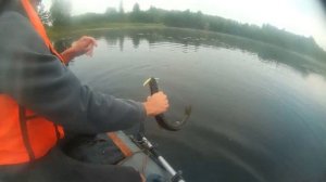 Рыбалка со спиннингом на лодке. Озеро Удомля