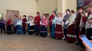 "Вот кто -то с горочки спускается"   старинный казачий романс