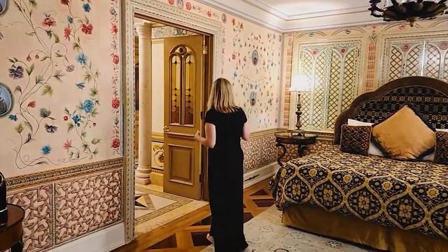 Miami Beach Tour: Fontainebleau, Miami beach, Betsy hotel, Versace Mansion смотреть онлайн