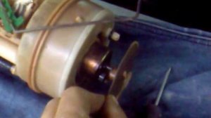 Замена топливного фильтра на Рено Логан 2006 г/в 1,6.mp4