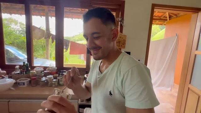 SORVETE DE BANANA CASEIRO BAGUNÇA NA CASA DO CHICO ABELHA смотреть онлайн