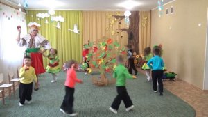 Песня про яблоки.mp4