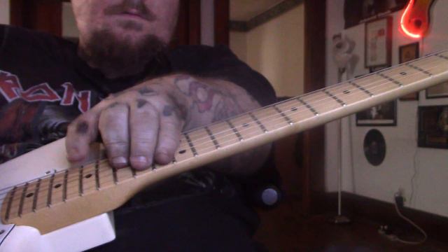 Dirty Fingers Strat Jazz смотреть онлайн