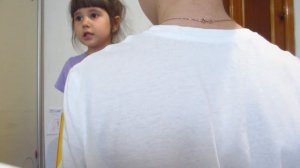 Каждая младшая сестра такая.