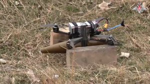 Попадание FPV-дрона во вражескую лодку