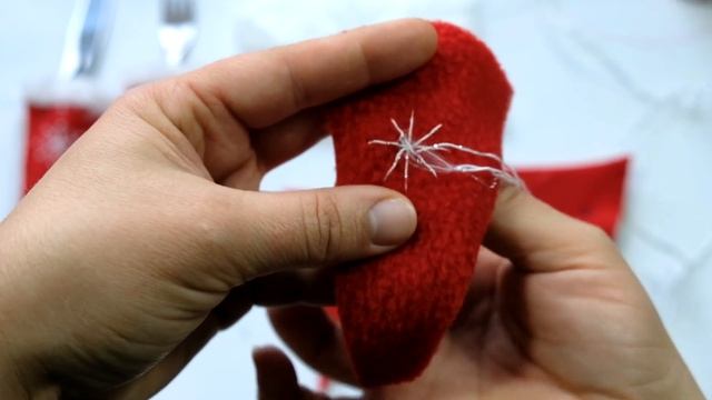 Новогодний декор для столовых приборов смотреть онлайн