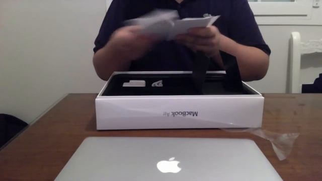 Unboxing y MiniReview MacBook Air 13" 2012 (Español) смотреть онлайн