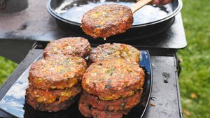 Рубленные котлеты из барабульки. Рецепт рыбного бургера.
