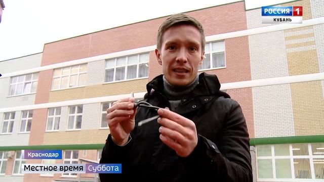 Человек и теплоход Силач из Краснодара протащил на себе судно весом в 220 тонн смотреть онлайн