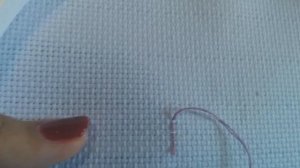 Крепление нитки с изнанки в начале вышивки, первый способ