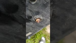 Как открыть багажник Audi A8 D2 если сел аккумулятор