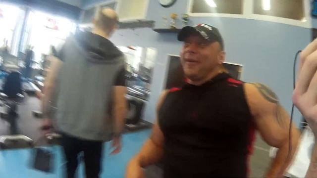 Натуральный тренинг с Дмитрием Крыловым (Тренировка ног) смотреть онлайн