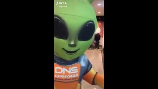 Инопришеленец смотреть онлайн