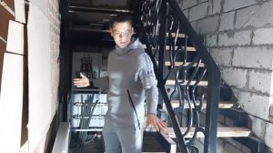 Металлическая лестница на второй этаж. Ограждения на листе металла с эксклюзивным рисунком!