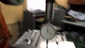 Как выставить шпиндель строго перпендикулярно к столу станка.