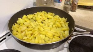 Мясо с картофелем и грибами в обалденно сливочном соусе. Русская скоблянка.