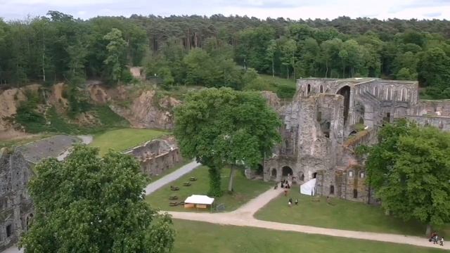 Découverte des ruines de l'abbaye de villers la ville. смотреть онлайн