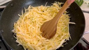 Капуста яйца и сыр вкуснее пиццы. Вкусный и простой рецепт.