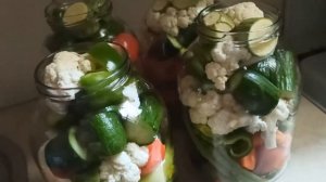 Маринованное овощное ассорти..   Ассорти на зиму.. Закрутки быстро и вкусно))
