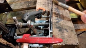 Нож из напильника,ковка,закалка,отпуск,заточка,ножны из коры березы.Звук ножа после закалочной ванн