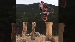 Трюки на мотоцикле