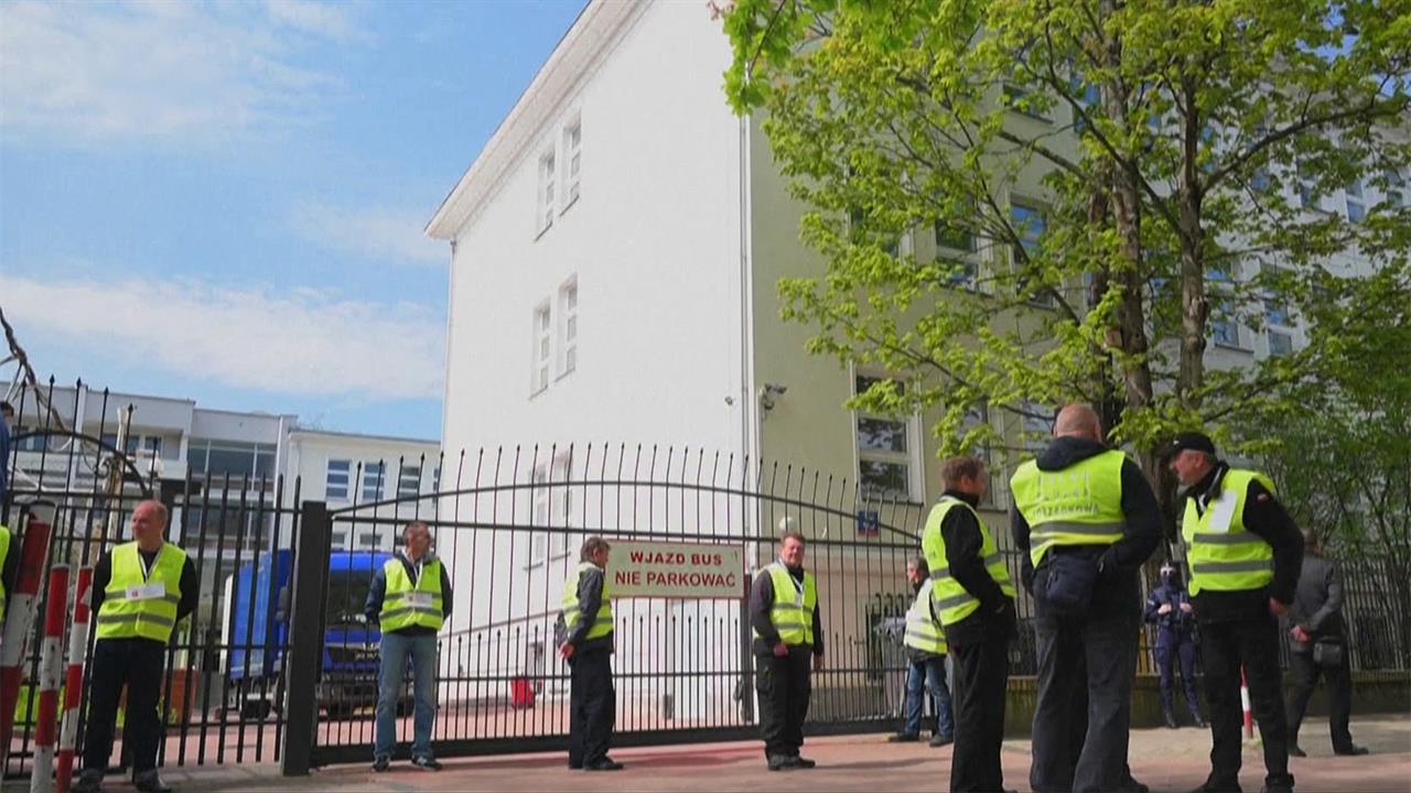 Школа при российском посольстве в Варшаве возобновит работу после майских праздников