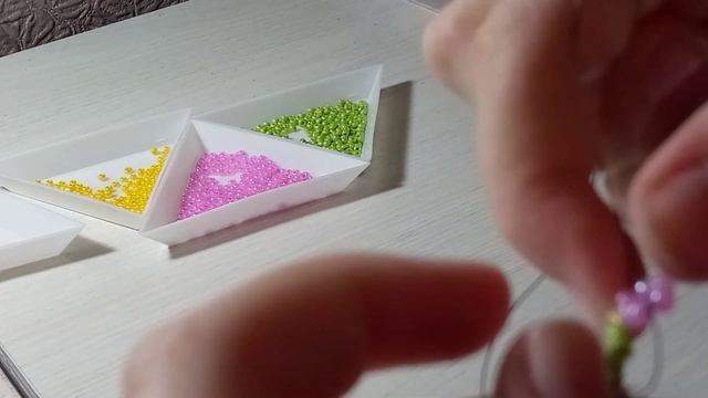 Мастер класс по ожерелью из бисера Ромашки ? (1часть.)