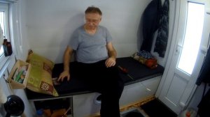 Ловим крупного сига в домике с товарищем