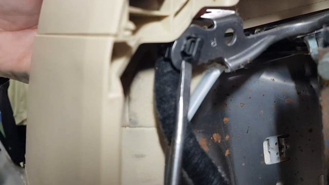 Как снять пластик с сиденья Toyota Camry. смотреть онлайн