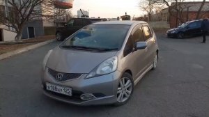 В чём секрет Хонда Фит? Расход 3 литра? Налог 1000 р! Авторынок Зеленый угол Владивосток honda fit