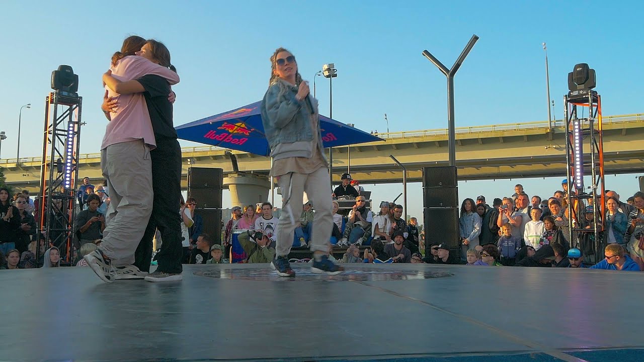 BGIRL BATTLE 1x1 ↔ Sarkazi vs Lee ↔ 1'4 ↔ COMBONATION x3 #combonationX3 #bmvideo смотреть онлайн