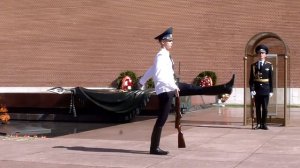 Смена караула у Кремлевской стены