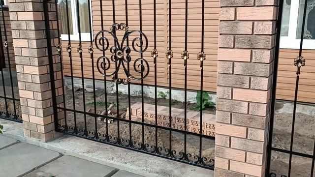 Ворота Арт. 16 с калиткой и заборными секциями. смотреть онлайн