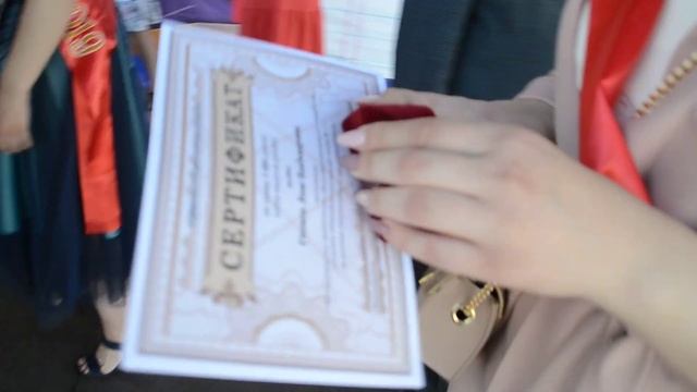 49 отличников школ Бердска получили медали в 2019 году смотреть онлайн