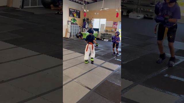 Zaida vs Taisen & Jameson, Two-on-One Sparring, Kid Dragons Kyu Belt Test, After School Program смотреть онлайн