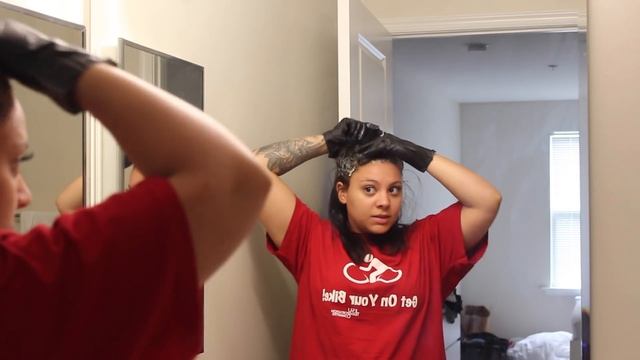 Touching Up My Hair | The Color I Use + How To Dye Your Hair At Home смотреть онлайн